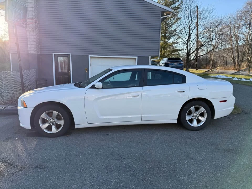 2011 Dodge Charger 7th Gen - Image 2 of 19
