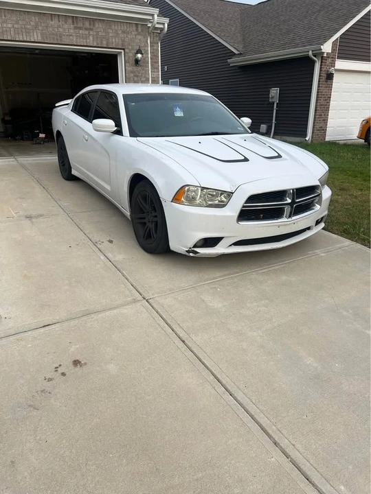 2011 Dodge Charger 7th Gen - Image 3 of 5
