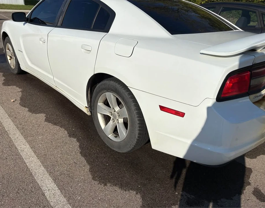 2011 Dodge Charger 7th Gen - Image 7 of 9