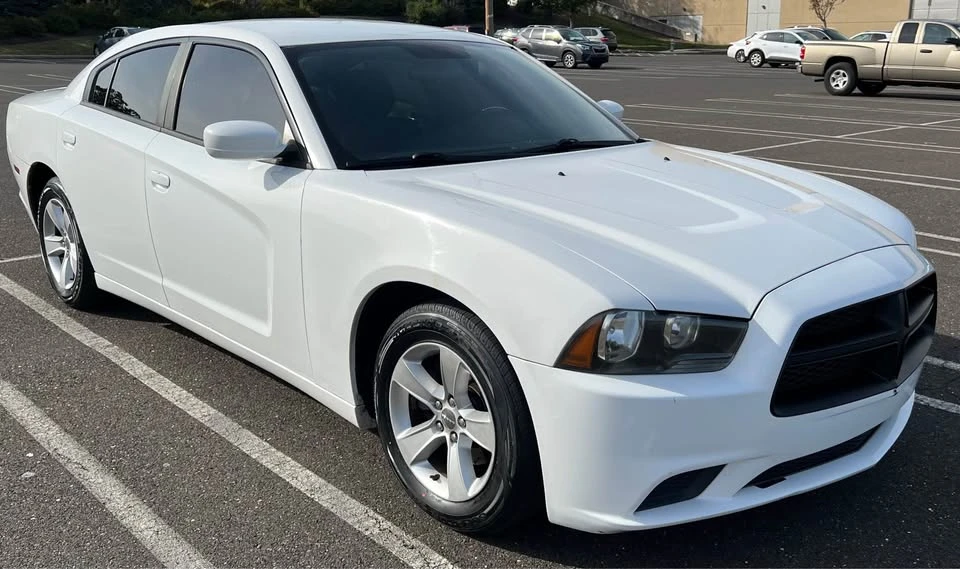 2011 Dodge Charger 7th Gen - Image 2 of 18
