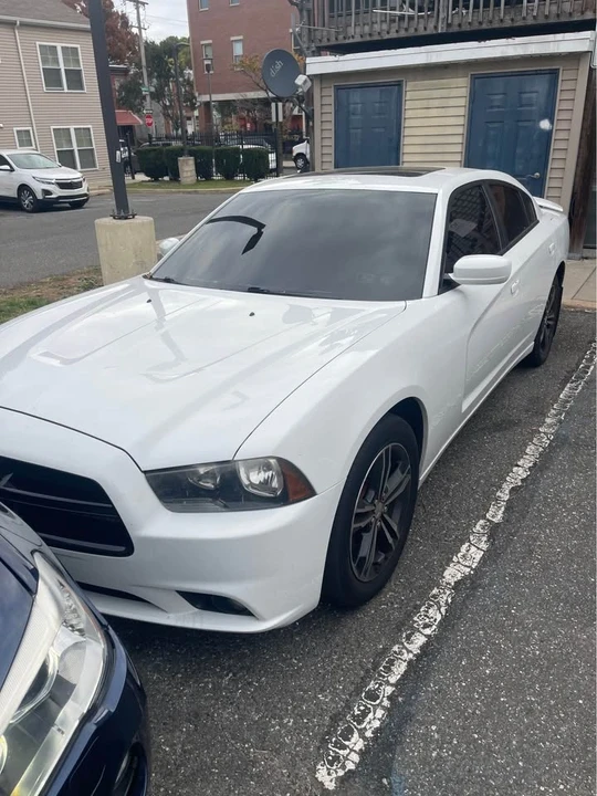 2011 Dodge Charger 7th Gen - Image 2 of 6
