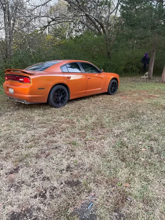 2011 Dodge Charger 7th Gen - Image 2 of 3