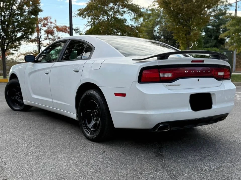 2011 Dodge Charger 7th Gen - Image 3 of 8
