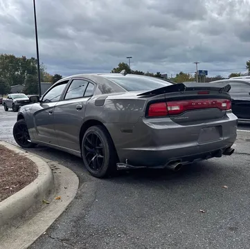 2011 Dodge Charger SE Sedan