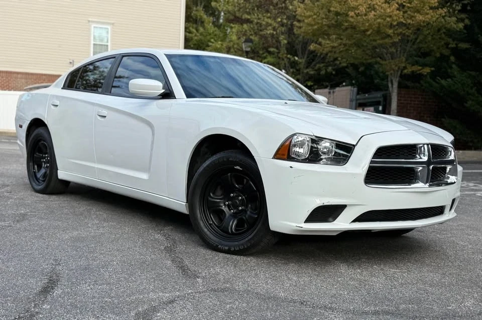 2011 Dodge Charger 7th Gen - Image 4 of 8