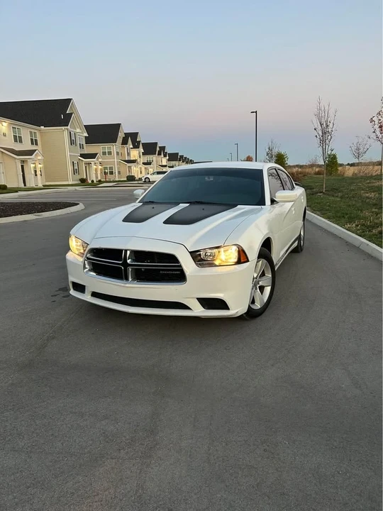2011 Dodge Charger 7th Gen - Image 2 of 9