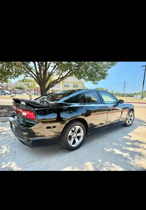2011 Dodge Charger 7th Gen - Image 3 of 8