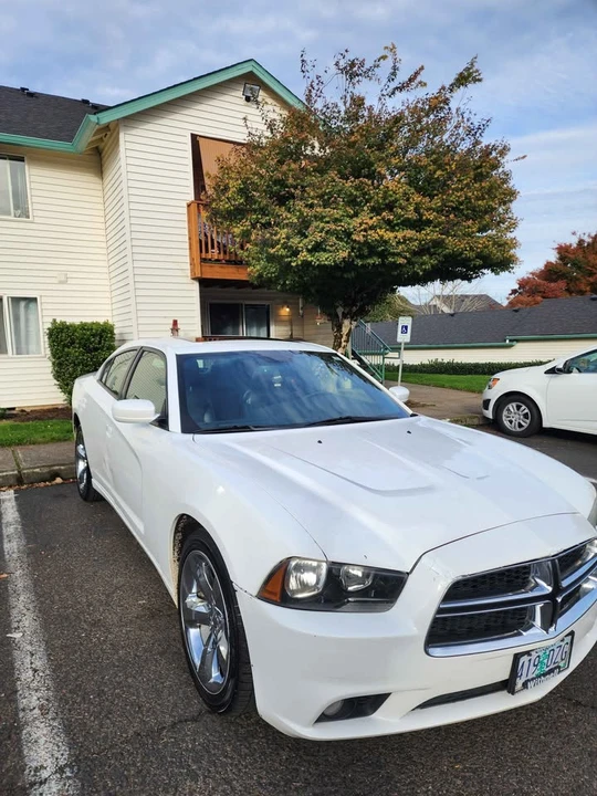 2011 Dodge Charger 7th Gen - Image 2 of 13