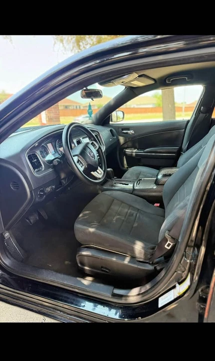 2011 Dodge Charger 7th Gen - Image 6 of 8