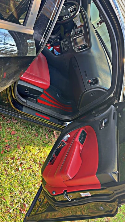 2011 Dodge Charger 7th Gen - Image 7 of 9
