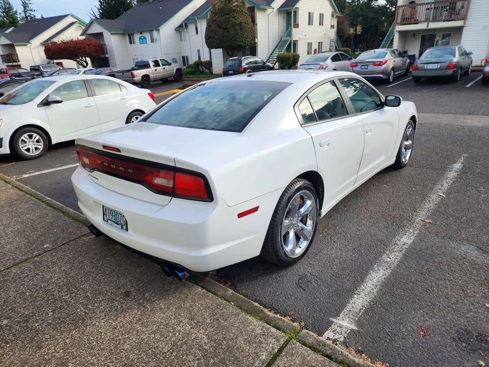 2011 Dodge Charger 7th Gen - Image 4 of 13