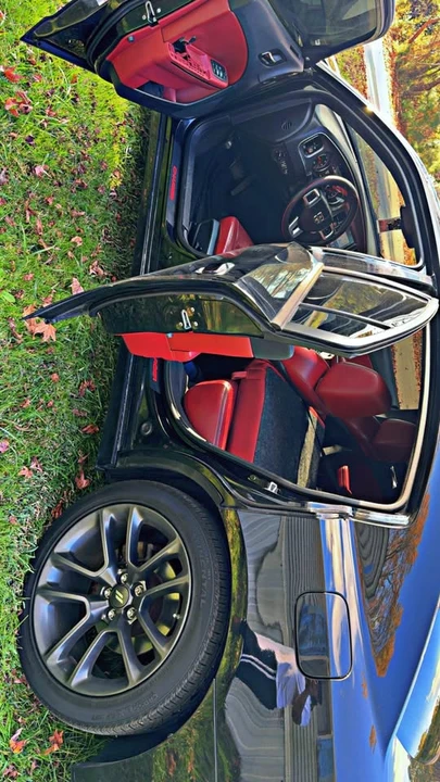 2011 Dodge Charger 7th Gen - Image 5 of 9