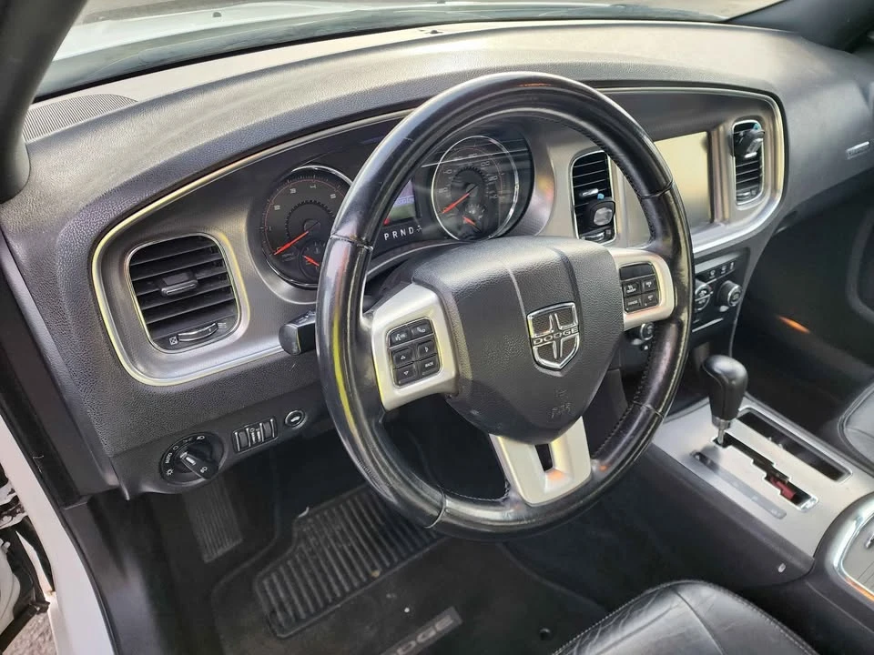 2011 Dodge Charger 7th Gen - Image 9 of 13