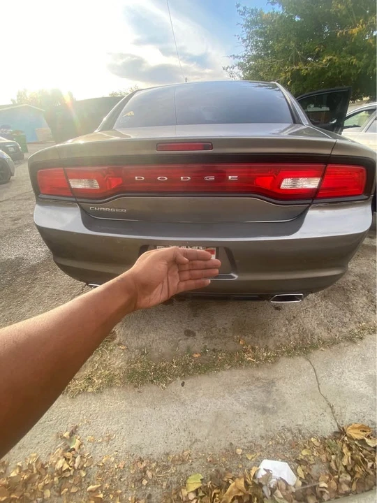2011 Dodge Charger 7th Gen - Image 2 of 7