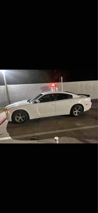 2011 Dodge Charger 7th Gen - Image 2 of 16