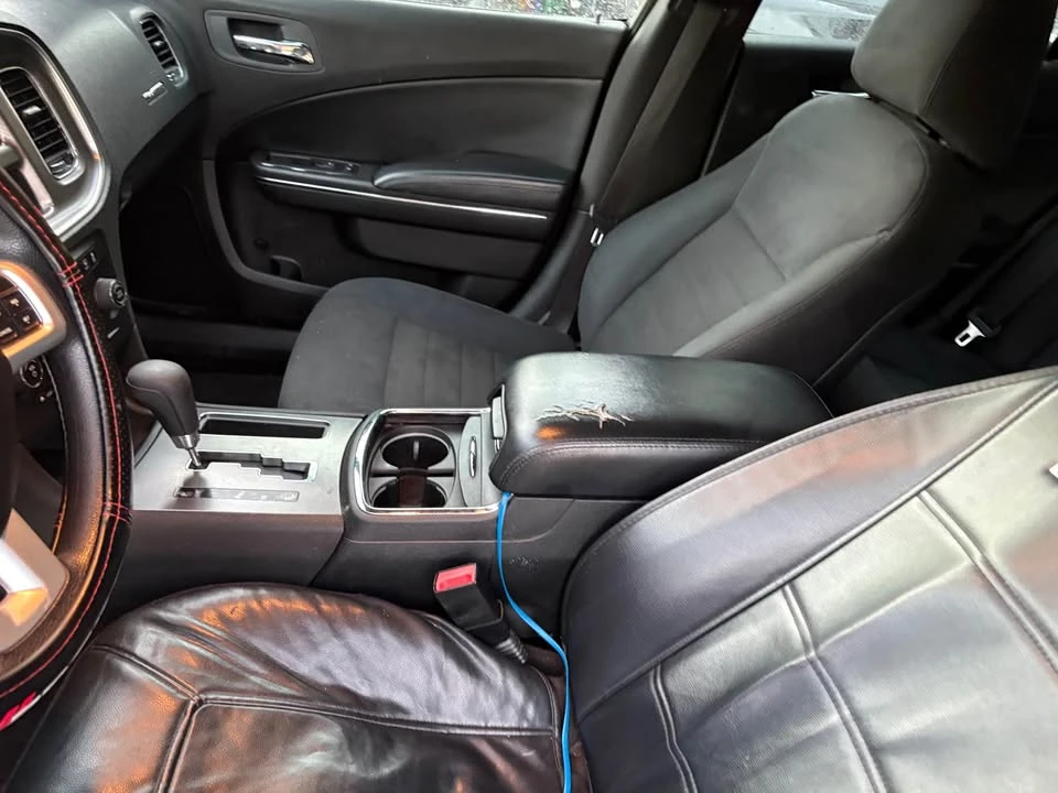 2011 Dodge Charger 7th Gen - Image 13 of 16
