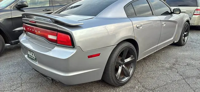2011 Dodge Charger SE Sedan