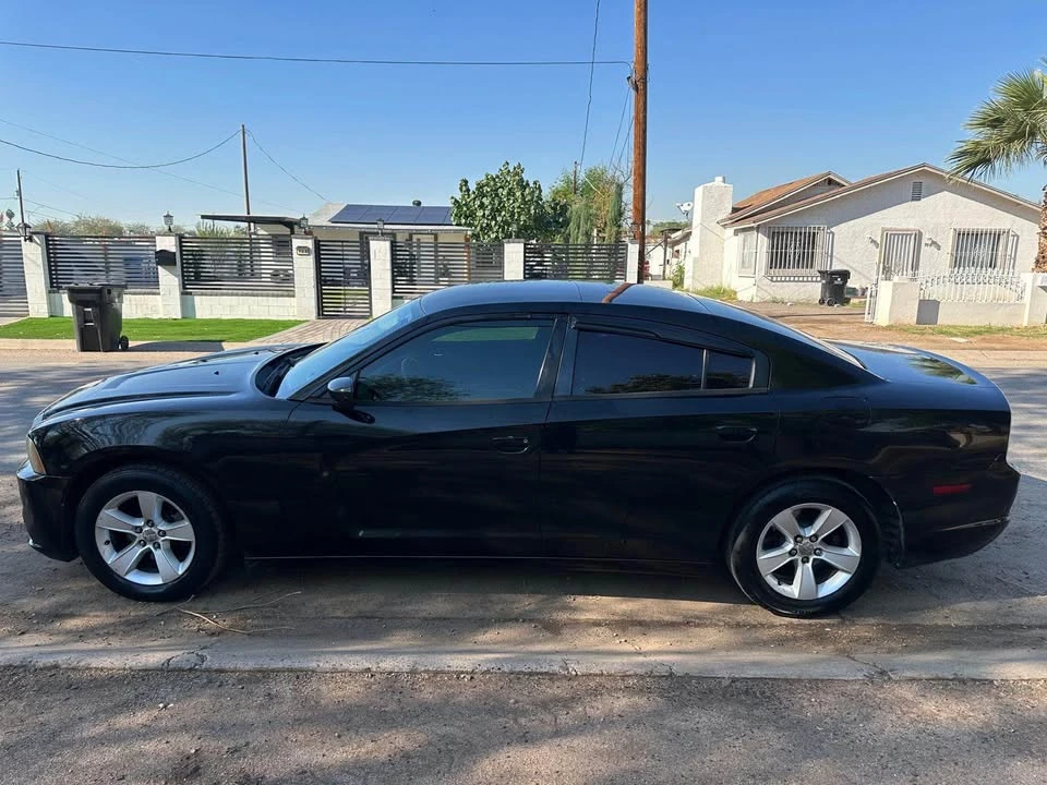 2011 Dodge Charger 7th Gen - Image 2 of 12
