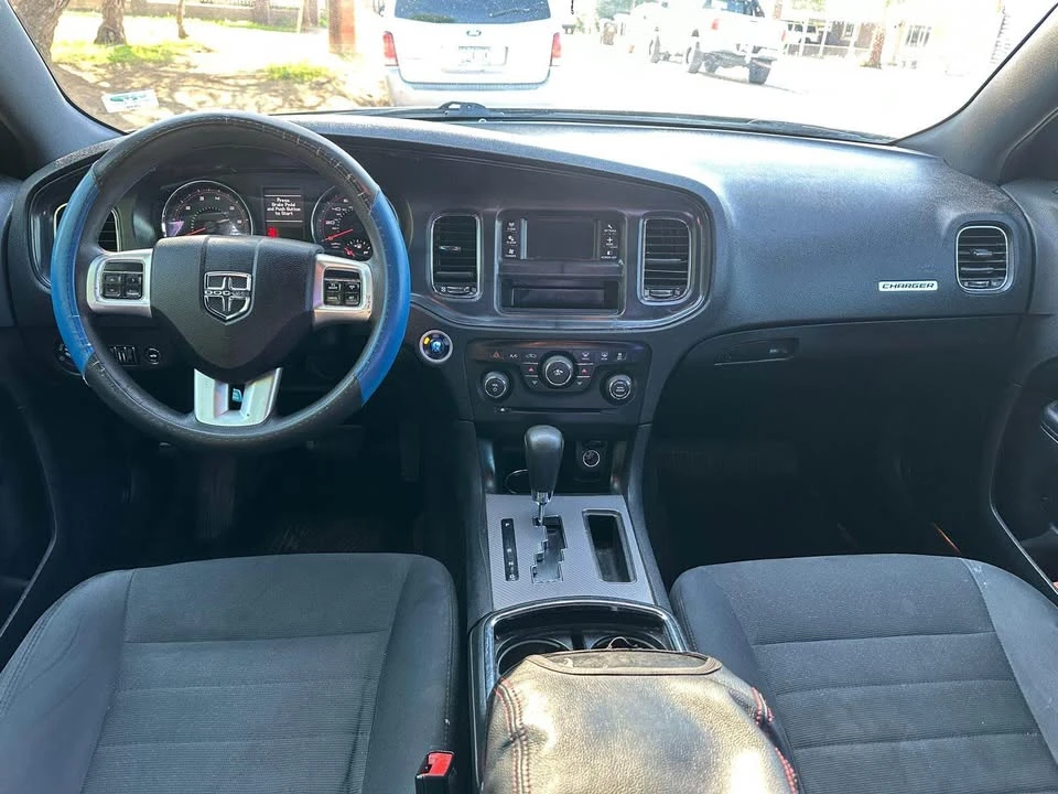 2011 Dodge Charger 7th Gen - Image 11 of 12