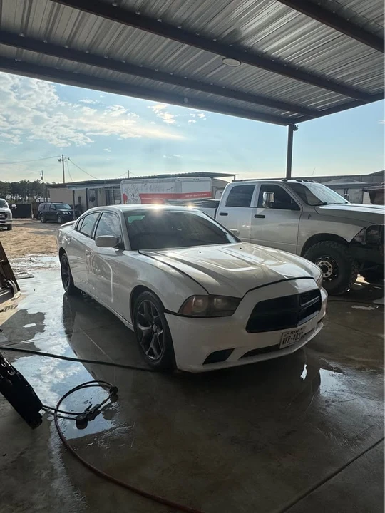 2011 Dodge Charger 7th Gen - Image 2 of 5