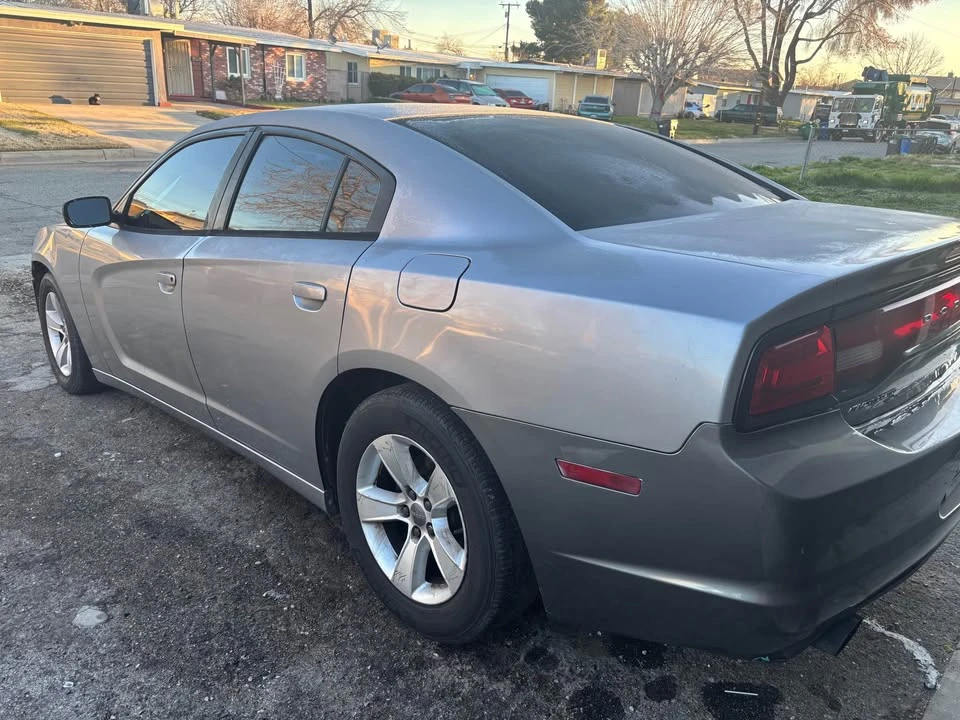 2011 Dodge Charger 7th Gen - Image 5 of 8