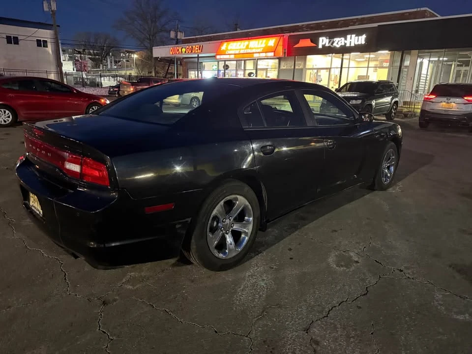 2011 Dodge Charger 7th Gen - Image 6 of 15