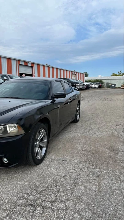 2011 Dodge Charger 7th Gen - Image 3 of 8
