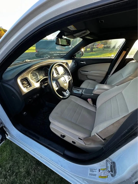 2011 Dodge Charger 7th Gen - Image 5 of 12