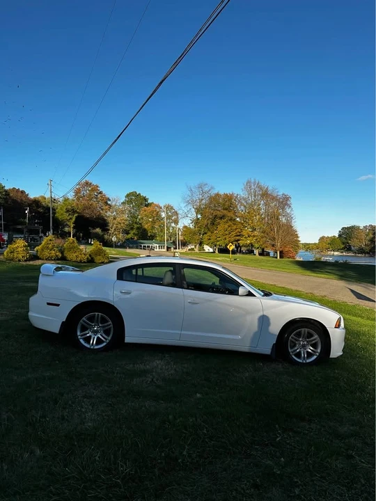 2011 Dodge Charger 7th Gen - Image 3 of 12