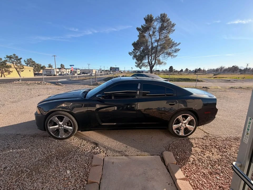 2011 Dodge Charger 7th Gen - Image 4 of 13