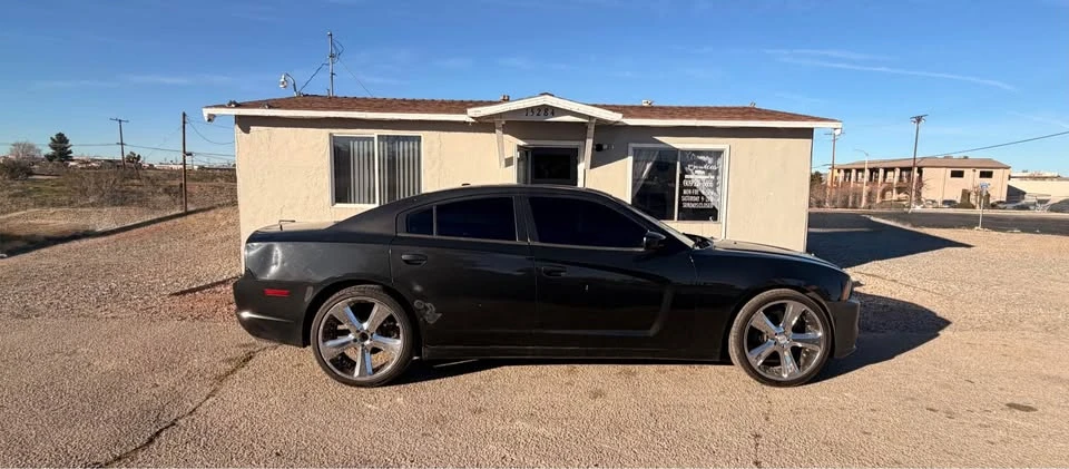 2011 Dodge Charger 7th Gen - Image 5 of 13
