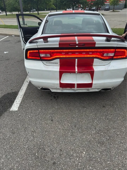 2011 Dodge Charger 6th Gen - Image 2 of 8