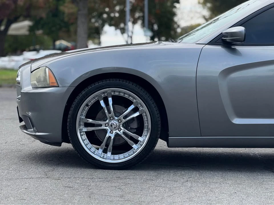 2011 Dodge Charger 7th Gen - Image 16 of 19