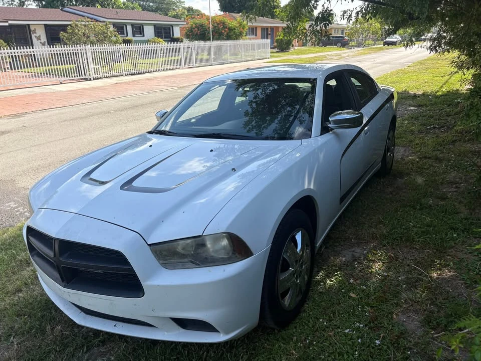 2011 Dodge Charger 7th Gen - Image 2 of 6