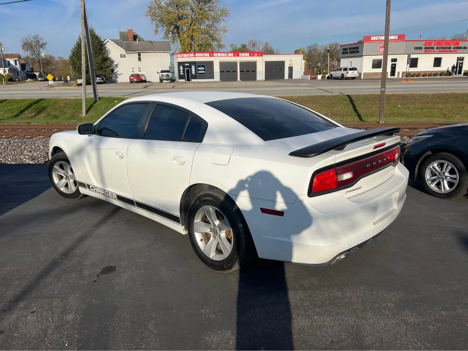 2011 Dodge Charger 7th Gen - Image 6 of 7