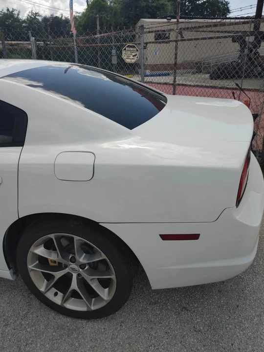 2011 Dodge Charger 7th Gen - Image 2 of 7