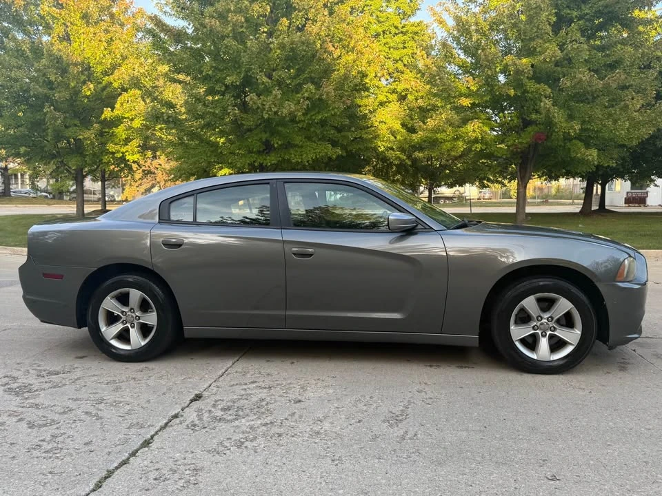 2011 Dodge Charger 7th Gen - Image 11 of 16