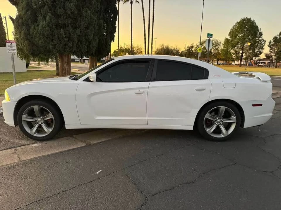 2011 Dodge Charger 6th Gen - Image 7 of 10