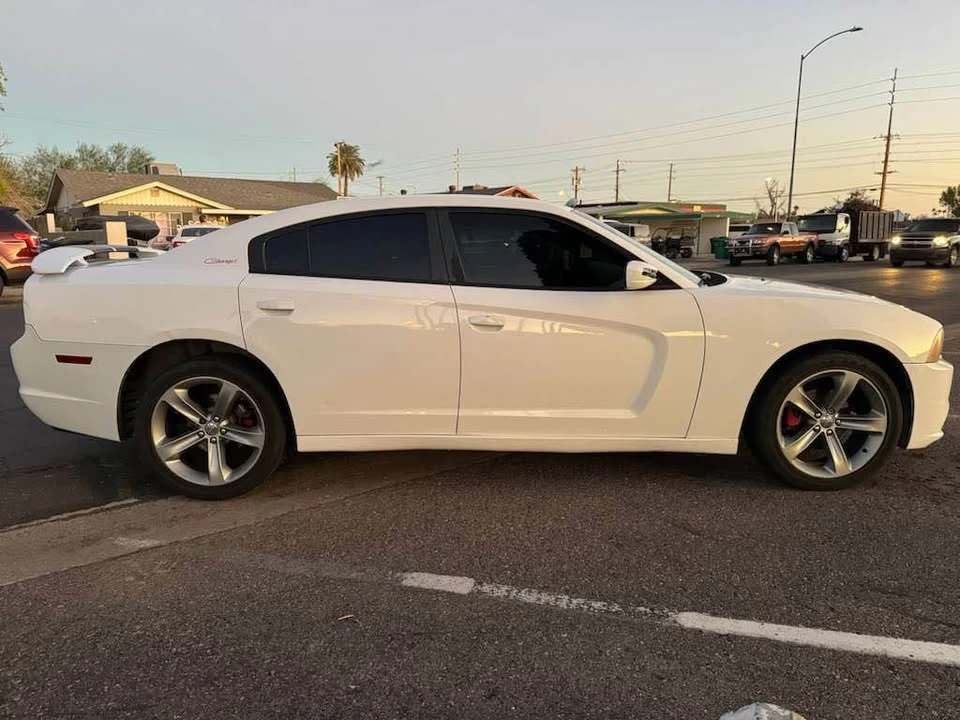 2011 Dodge Charger 6th Gen - Image 7 of 11