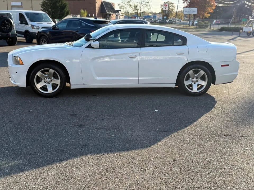 2011 Dodge Charger 7th Gen - Image 2 of 9