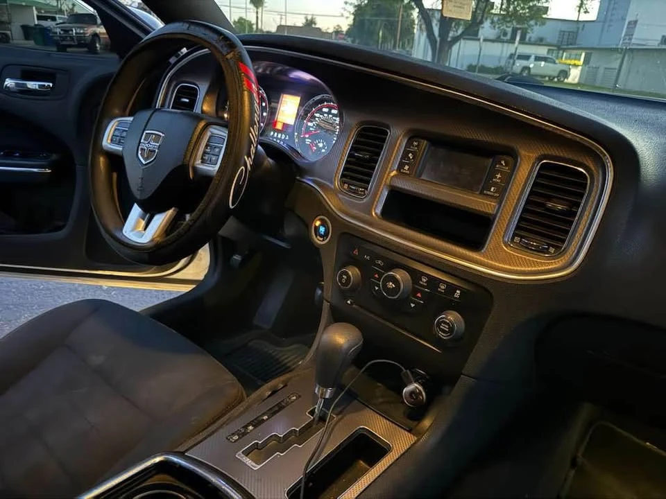 2011 Dodge Charger 6th Gen - Image 9 of 10