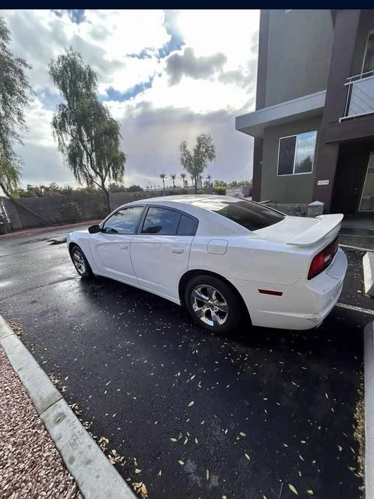 2011 Dodge Charger 7th Gen - Image 3 of 4