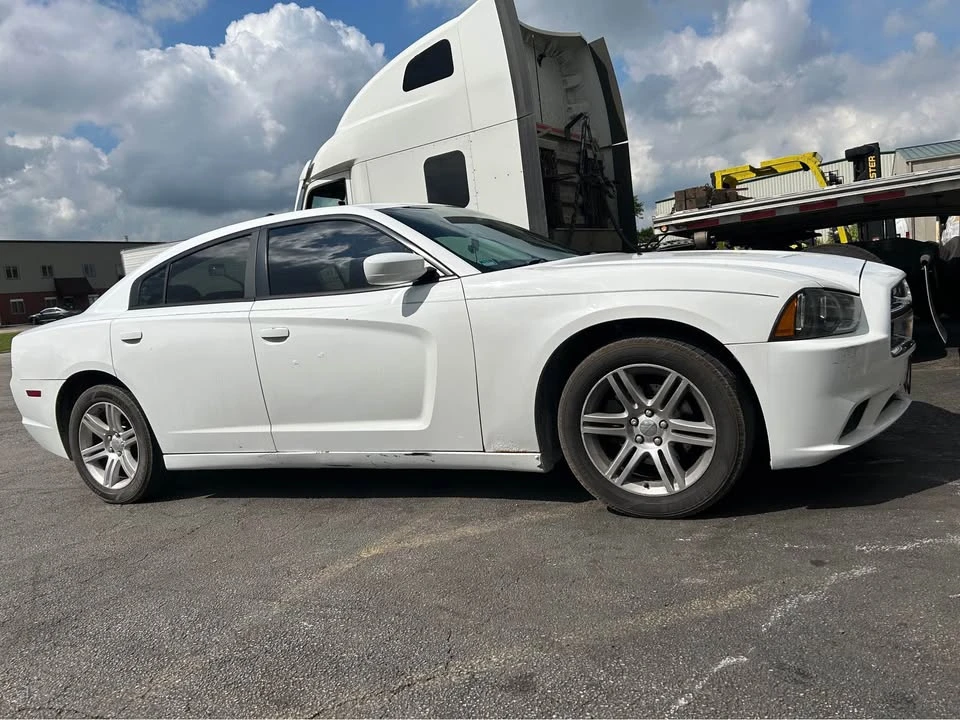 2011 Dodge Charger 7th Gen - Image 2 of 5