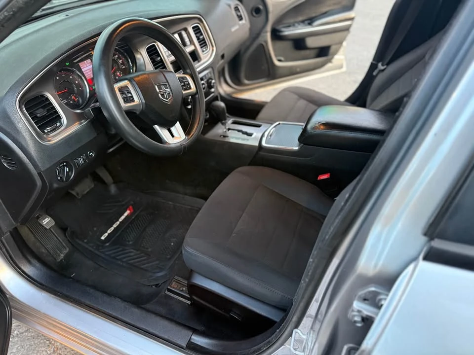 2011 Dodge Charger 7th Gen - Image 5 of 13