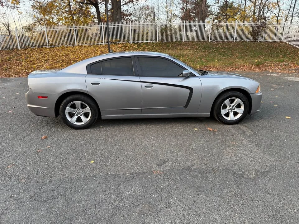 2011 Dodge Charger 7th Gen - Image 3 of 13