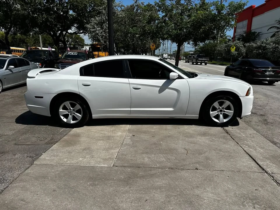 2011 Dodge Charger 7th Gen - Image 7 of 13