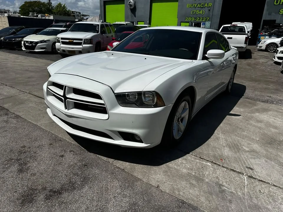2011 Dodge Charger 7th Gen - Image 2 of 13