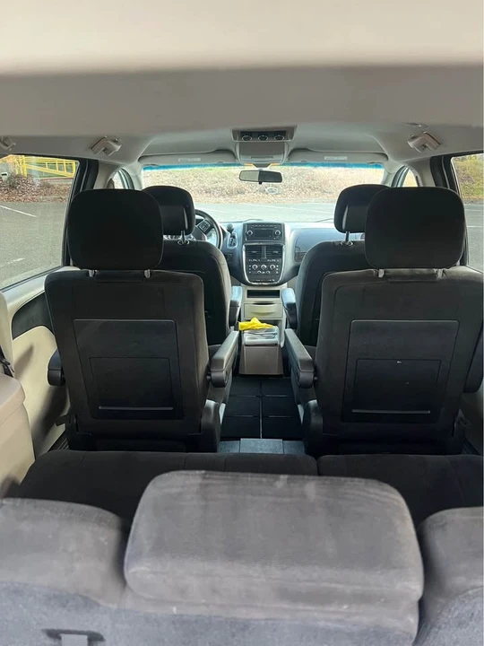 2011 Dodge Caravan - Image 14 of 15