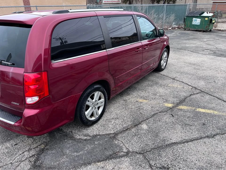 2011 Dodge Caravan - Image 3 of 9