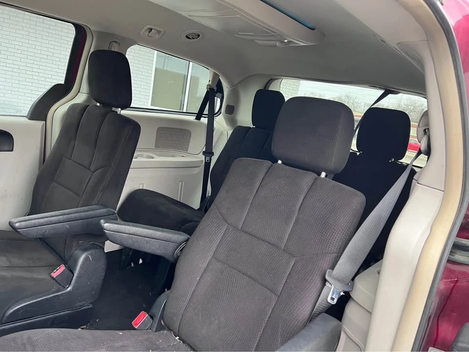 2011 Dodge Caravan - Image 8 of 9